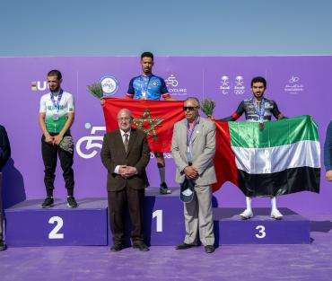 محسن الكورجي يتوج بطلا للعرب في سباق الدراجات الفردي ضد الساعة