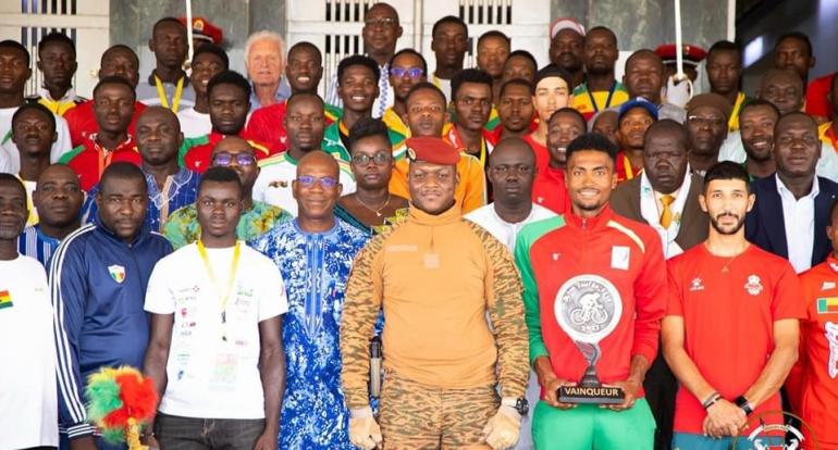 طواف بوركينا فاسو للدراجات : الرئيس البوركينابي يشكر المغاربة